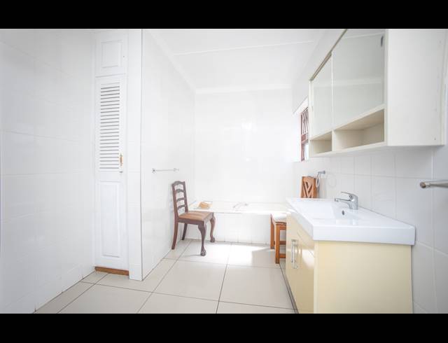 5 BEDROOM HOUSE FOR SALE IN BEACON BAY